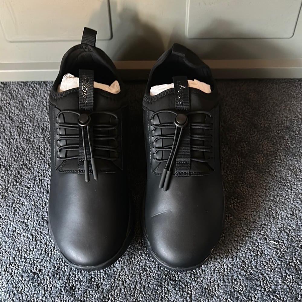 Clove Sneakers
